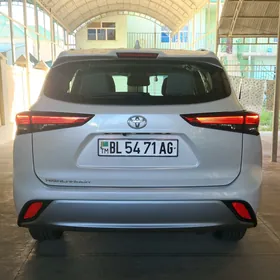 Toyota Highlander 2021