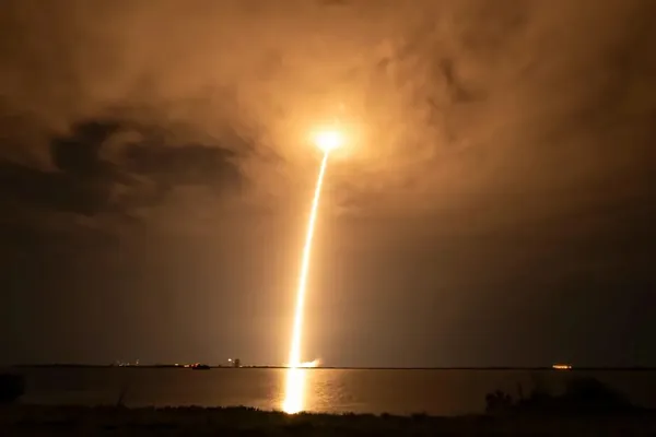 SpaceX Falcon 9 raketalarynyň uçuş sanyny 120-ä çenli artdyrmaga rugsat aldy