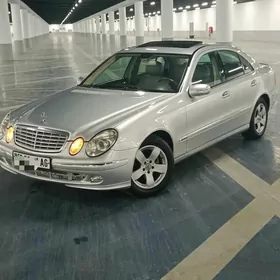 Mercedes-Benz E350 2005