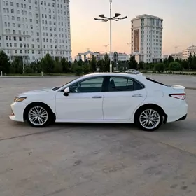 Toyota Camry 2020