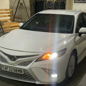 Toyota Camry 2018