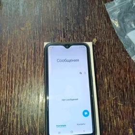 Samsung M01