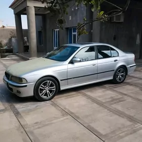 BMW E39 2000
