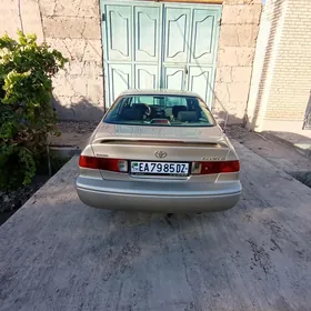 Toyota Camry 2001