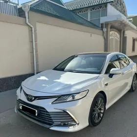 Toyota Camry 2024