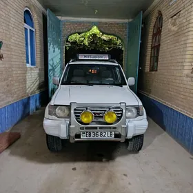 Mitsubishi Pajero 1996