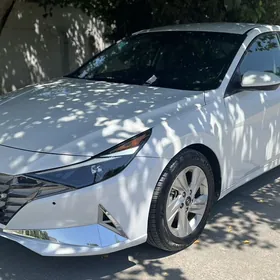 Hyundai Elantra 2022