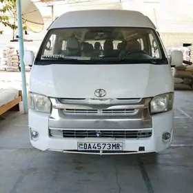 Toyota Hiace 2012