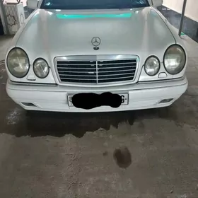 Mercedes-Benz E320 1999