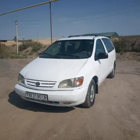 Toyota Sienna 2000