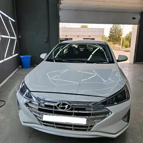 Hyundai Elantra 2020