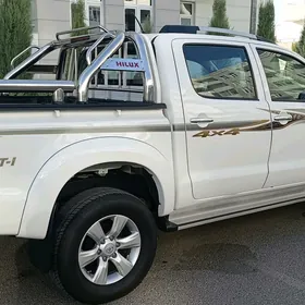 Toyota Hilux 2014