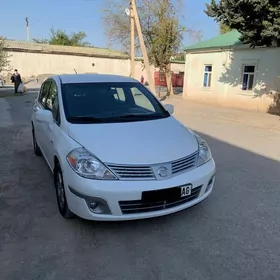 Nissan Versa 2011