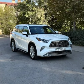 Toyota Highlander 2020