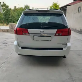 Toyota Sienna 2004