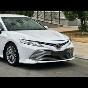 Toyota Camry 2018