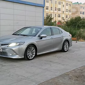 Toyota Camry 2020