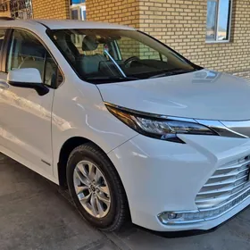 Toyota Sienna 2021