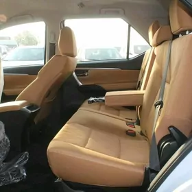 Toyota Fortuner 2024