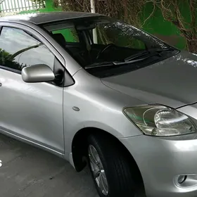 Toyota Yaris 2009