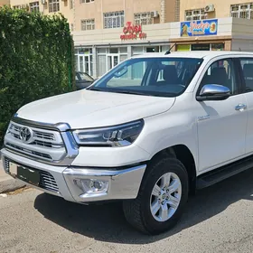 Toyota Hilux 2024