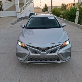 Toyota Camry 2022