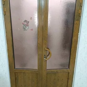двери