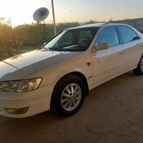 Toyota Camry 2000