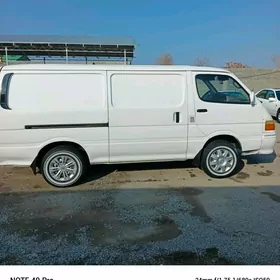 Toyota Hiace 2000