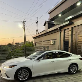Lexus ES 350 2019