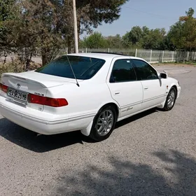 Toyota Camry 2001