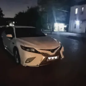Toyota Camry 2018