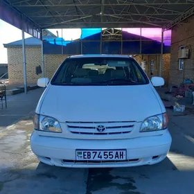 Toyota Sienna 2000