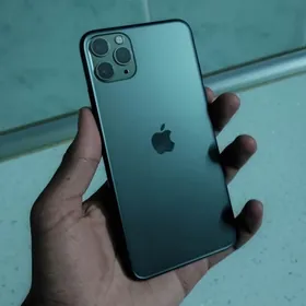 iPhone 11 Pro Max — iPhone 8