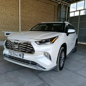 Toyota Highlander 2021