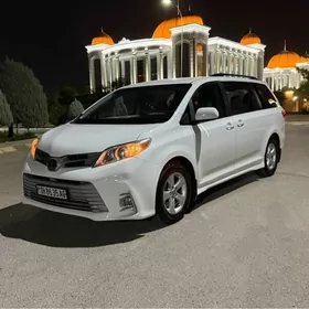 Toyota Sienna 2018