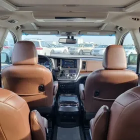 Toyota Sienna 2016