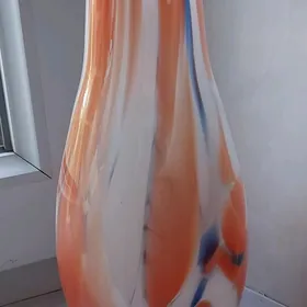 Ваза из цветного стекла