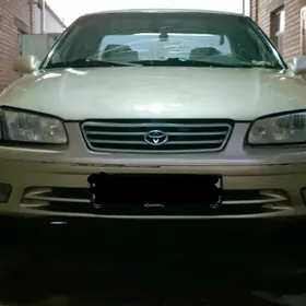 Toyota Camry 2001