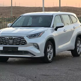 Toyota Highlander 2021