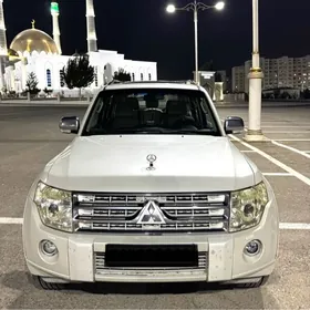 Mitsubishi Pajero 2010