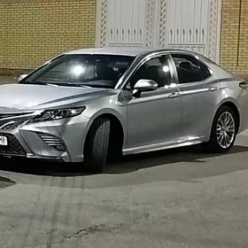 Toyota Camry 2020