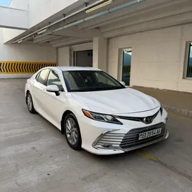 Toyota Camry 2021