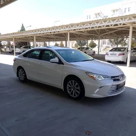 Toyota Camry 2017