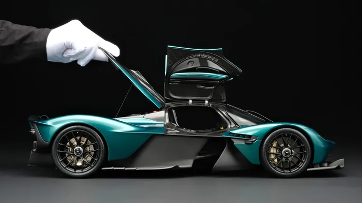 Настольный 56-сантиметровый Aston Martin хотят продать по цене настоящей машины