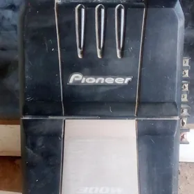 pioner usilitel 300
