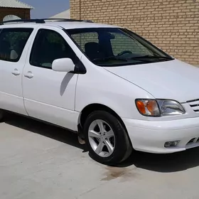Toyota Sienna 2001