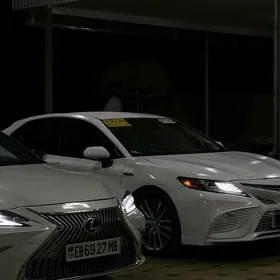 Toyota Camry 2021