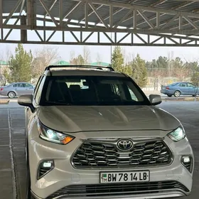 Toyota Highlander 2022