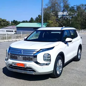 Mitsubishi Outlander 2025